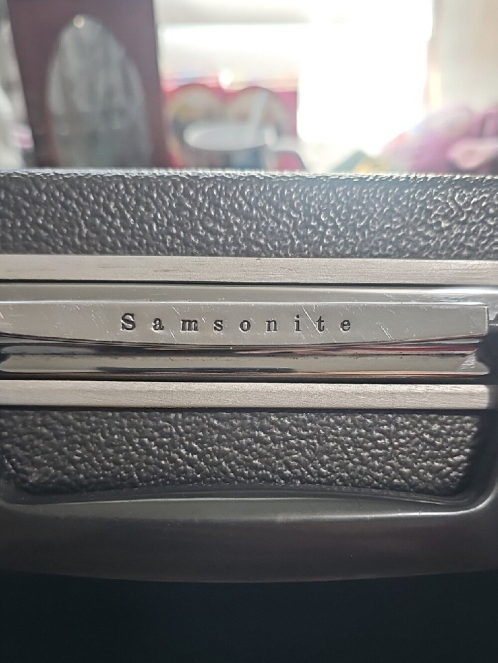 Samsonite Black Hard-Shell Case - Picture 2 of 9